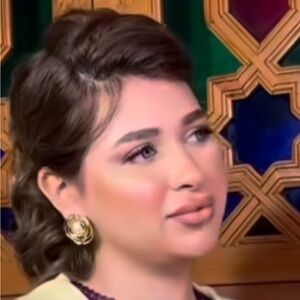 Meet your Posher, Dina